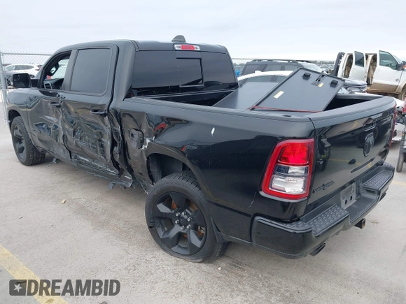 2019 Ram 1500 Big Horn z VIN 1C6RREFT1KN891182, wystawiony jako IAAI lot #41634042 z przebiegiem 128 972 mil mil oraz . Historia ofert i sprzedaży dostępna na DreamBid. Obrazek 3.