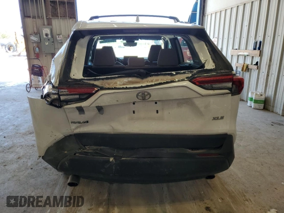 2022 Toyota RAV4 XLE with VIN 2T3W1RFV3NC192260, listed as a Copart auction lot 55153925 with 42,401 mi miles and Salvage title. Bid and sale history available at DreamBid. Image 6.