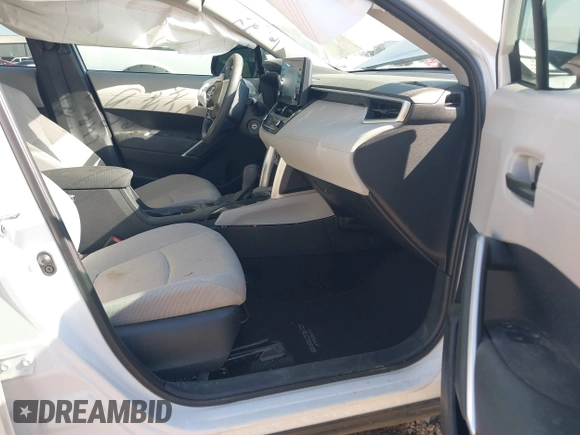 2022 Toyota Corolla Cross L z VIN 7MUAAAAG1NV024532, wystawiony jako IAAI lot #41887286 z przebiegiem 47 102 mil mil oraz . Historia ofert i sprzedaży dostępna na DreamBid. Obrazek 5.
