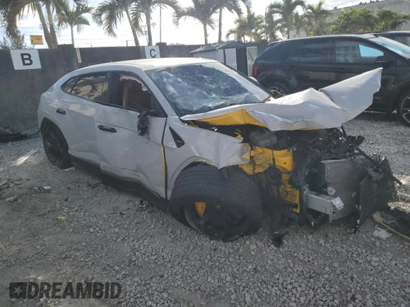 2021 Lamborghini Urus z VIN ZPBUA1ZL3MLA15560, wystawiony jako Copart lot #87871715 z przebiegiem 30 693 mil mil oraz Nie do naprawy • Non repairable. Historia ofert i sprzedaży dostępna na DreamBid. Obrazek 4.