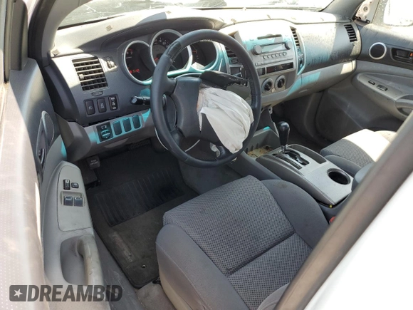 2005 Toyota Tacoma PreRunner z VIN 5TETU62N35Z035331, wystawiony jako Copart lot #55349105 z przebiegiem 615 793 mil mil oraz Szkoda całkowita • Salvage title. Historia ofert i sprzedaży dostępna na DreamBid. Obrazek 8.