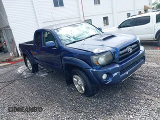 2006 Toyota Tacoma with VIN 5TEUU42N06Z297592, listed as a IAAI auction lot 42395793 with 210,184 mi miles and . Bid and sale history available at DreamBid. Image 1.