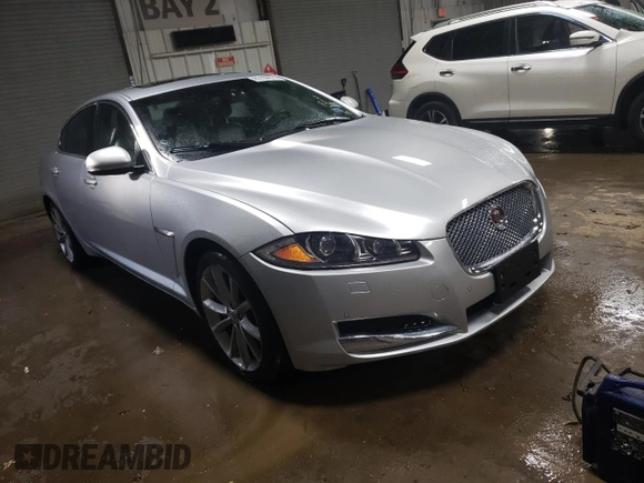 2015 Jaguar XF V6 Portfolio with VIN SAJWJ0FF2F8U68438, listed as a Copart auction lot 85130674 with 71,878 mi miles and Salvage Title. Bid and sale history available at carsss.com. Image 4.