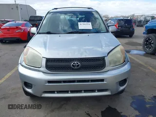 2005 Toyota RAV4 with VIN JTEHD20V150044817, listed as a IAAI auction lot 41782554 with 211,316 mi miles. Bid and sale history available at carsss.com. Image 12.