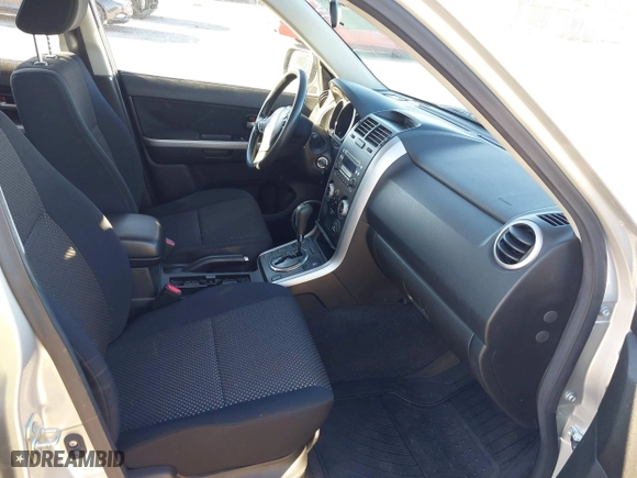 2007 Suzuki Grand Vitara with VIN JS3TE941974203334, listed as a IAAI auction lot 41826089 with 84,104 mi miles. Bid and sale history available at carsss.com. Image 5.