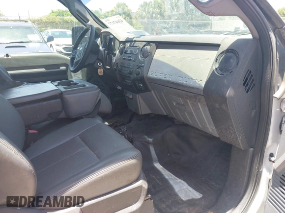 2015 Ford F-350 XL with VIN 1FDBF3E67FEB64097, listed as a IAAI auction lot 42647177 with 229,851 mi miles and . Bid and sale history available at DreamBid. Image 5.