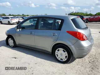 2010 Nissan Versa S с VIN 3N1BC1CP4AL377422, выставлен на аукционе Copart как лот 63811855 с пробегом Не указан миль и Чистый • Clean title. История ставок и продаж доступна на DreamBid. Изображение 2.