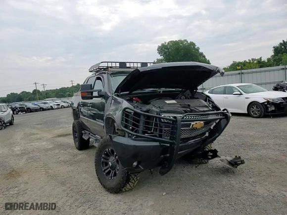 2010 Chevrolet Avalanche LTZ with VIN 3GNVKGE01AG226716, listed as a Copart auction lot 63428994 with 0 mi miles and Salvage Title. Bid and sale history available at carsss.com. Image 11.