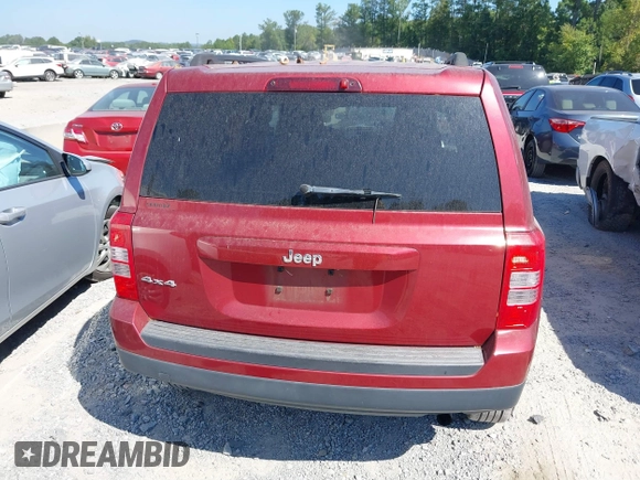 2015 Jeep Patriot Altitude z VIN 1C4NJRBB9FD268780, wystawiony jako IAAI lot #40386558 z przebiegiem 85 756 mil mil oraz . Historia ofert i sprzedaży dostępna na DreamBid. Obrazek 16.