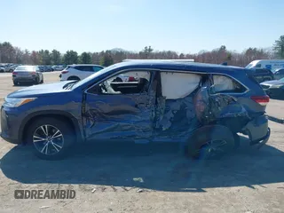 2018 Toyota Highlander LE с VIN 5TDBZRFH9JS837716, выставлен на аукционе IAAI как лот 42075645 с пробегом 36 893 миль миль и . История ставок и продаж доступна на DreamBid. Изображение 15.