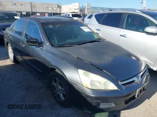 2006 Honda Accord EX-L z VIN 1HGCM56826A030584, wystawiony jako IAAI lot #42520705 z przebiegiem 209 206 mil mil oraz . Historia ofert i sprzedaży dostępna na DreamBid. Obrazek 1.