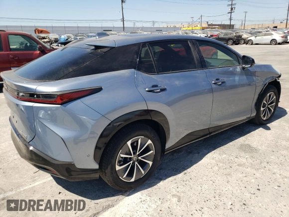 2023 Lexus RZ 450e Premium z VIN JTJAAAAB5PA017059, wystawiony jako Copart lot #48378775 z przebiegiem 11 182 mil mil oraz Szkoda całkowita • Salvage title. Historia ofert i sprzedaży dostępna na DreamBid. Obrazek 3.