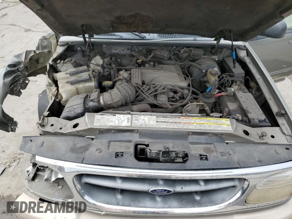 2000 Ford Explorer Eddie Bauer с VIN 1FMZU84P1YZB80903, выставлен на аукционе Copart как лот 73408524 с пробегом 133 362 миль миль и Списание • Salvage title. История ставок и продаж доступна на DreamBid. Изображение 13.