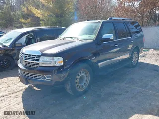 2007 Lincoln Navigator with VIN 5LMFU28577LJ18297, listed as a IAAI auction lot 41683240 with 209,175 mi miles. Bid and sale history available at carsss.com. Image 2.