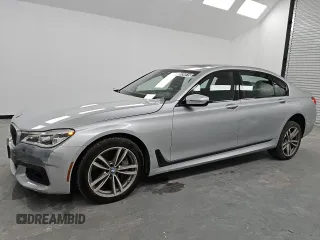 2018 BMW 7 Series ALPINA B7 xDrive z VIN WBA7F2C51JG423580, wystawiony jako Copart lot #49334015 z przebiegiem 118 513 mil mil oraz Czysty tytuł • Clean title. Historia ofert i sprzedaży dostępna na DreamBid. Obrazek 1.