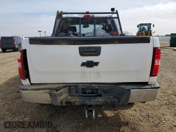 2010 Chevrolet Silverado 1500 LT with VIN 3GCRKSE38AG163444, listed as a Copart auction lot 51784665 with 208,772 mi miles and Salvage Title. Bid and sale history available at DreamBid. Image 6.