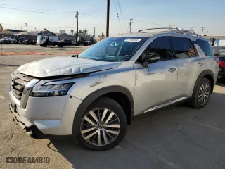 2022 Nissan Pathfinder Platinum with VIN 5N1DR3DG6NC260193, listed as a Copart auction lot 81945294 with 42,600 mi miles and Salvage Title. Bid and sale history available at carsss.com. Image 1.