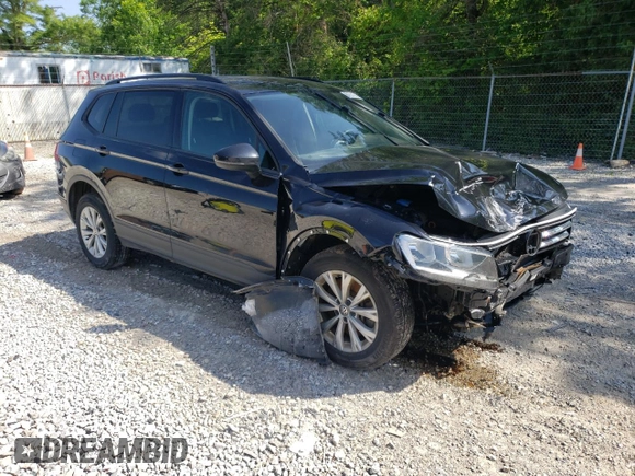 2018 Volkswagen Tiguan S with VIN 3VV0B7AX5JM033302, listed as a Copart auction lot 61534745 with 111,230 mi miles and Salvage title. Bid and sale history available at DreamBid. Image 4.