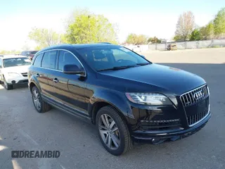 2013 Audi Q7 3.0T Premium Plus with VIN WA1LGAFE3DD015182, listed as a IAAI auction lot 42047442 with 113,003 mi miles. Bid and sale history available at carsss.com. Image 1.