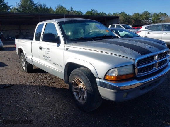 2004 Dodge Dakota SLT with VIN 1D7GL42K94S676958, listed as a IAAI auction lot 41326166 with 176,886 mi miles. Bid and sale history available at carsss.com. Image 1.