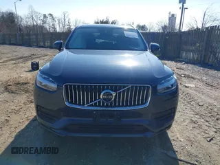 2022 Volvo XC90 Momentum with VIN YV4A22PK4N1804480, listed as a IAAI auction lot 41500901 with 31,539 mi miles. Bid and sale history available at carsss.com. Image 12.