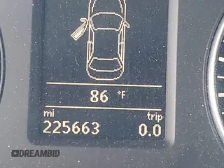 2015 Volkswagen Passat SE с VIN 1VWBV7A38FC047664, выставлен на аукционе IAAI как лот 42323467 с пробегом 225 663 миль миль и . История ставок и продаж доступна на DreamBid. Изображение 16.