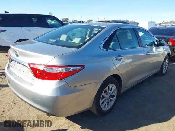 2015 Toyota Camry XLE with VIN 4T1BF1FK5FU070127, listed as a IAAI auction lot 41381774 with 94,217 mi miles. Bid and sale history available at carsss.com. Image 4.