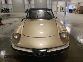 1986 Alfa Romeo Spider Veloce z VIN ZARBA541XG1037976, wystawiony jako Copart lot #50330035 z przebiegiem 47 885 mil mil oraz Szkoda całkowita • Salvage title. Historia ofert i sprzedaży dostępna na DreamBid. Obrazek 5.