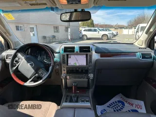 2013 Lexus GX 460 z VIN JTJBM7FX9D5063050, wystawiony jako Copart lot #53433645 z przebiegiem 175 445 mil mil oraz Tytuł czysty. Historia ofert i sprzedaży dostępna na DreamBid. Obrazek 9.