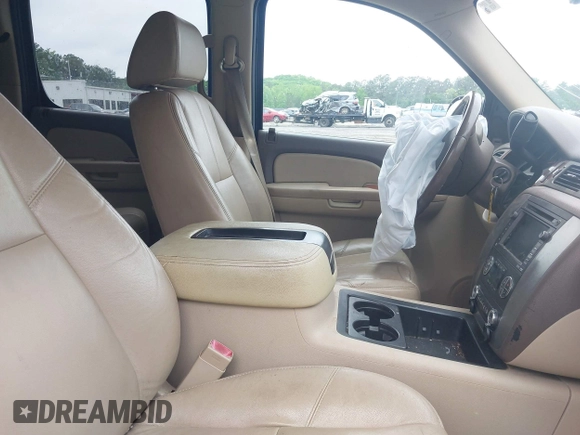 2008 GMC Yukon XL SLT 4SB z VIN 1GKFC160X8R269083, wystawiony jako IAAI lot #42093992 z przebiegiem 303 131 mil mil oraz . Historia ofert i sprzedaży dostępna na DreamBid. Obrazek 5.