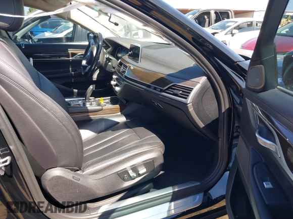 2019 BMW 7 Series 740i с VIN WBA7E2C50KB216826, выставлен на аукционе IAAI как лот 39659011 с пробегом Не указан миль и . История ставок и продаж доступна на DreamBid. Изображение 5.