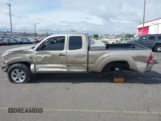 2006 Toyota Tacoma PreRunner with VIN 5TETU62N36Z164347, listed as a IAAI auction lot 41862319 with 395,554 mi miles. Bid and sale history available at carsss.com. Image 15.