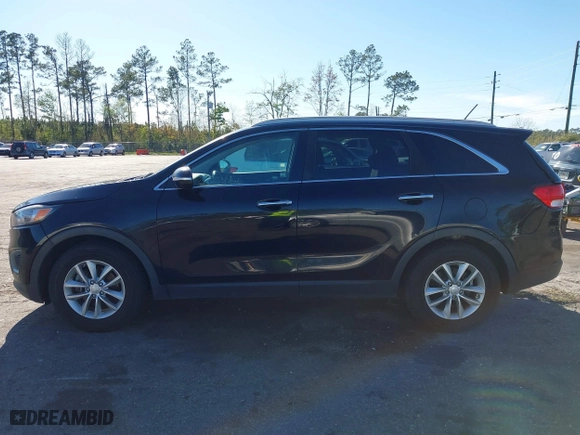 2016 Kia Sorento LX with VIN 5XYPG4A56GG140800, listed as a IAAI auction lot 41828064 with 174,113 mi miles. Bid and sale history available at carsss.com. Image 14.