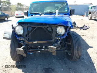 2019 Jeep Wrangler Unlimited Sport Altitude with VIN 1C4HJXDG6KW639189, listed as a IAAI auction lot 42044653 with 79,250 mi miles and . Bid and sale history available at DreamBid. Image 6.