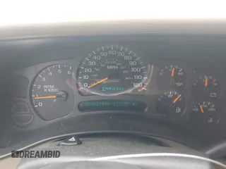 2004 Chevrolet Tahoe LT z VIN 1GNEC13Z74R233346, wystawiony jako IAAI lot #42095020 z przebiegiem 123 257 mil mil oraz . Historia ofert i sprzedaży dostępna na DreamBid. Obrazek 7.