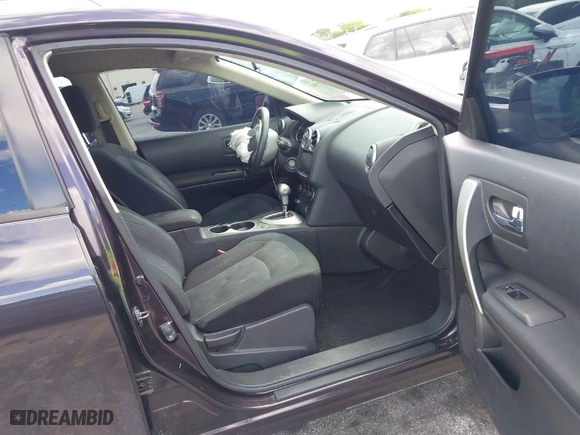 2015 Nissan Rogue Select S with VIN JN8AS5MV5FW758590, listed as a IAAI auction lot 41672581 with 132,322 mi miles. Bid and sale history available at carsss.com. Image 5.