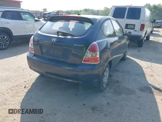 2010 Hyundai Accent GS z VIN KMHCM3AC9AU152747, wystawiony jako IAAI lot #42413342 z przebiegiem 74 544 mil mil oraz . Historia ofert i sprzedaży dostępna na DreamBid. Obrazek 4.