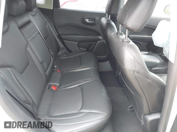 2018 Jeep Compass Latitude with VIN 3C4NJCBB6JT286573, listed as a IAAI auction lot 42302783 with 30,124 mi miles and . Bid and sale history available at DreamBid. Image 8.