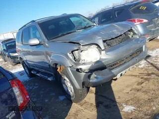 2005 Toyota Sequoia SR5 with VIN 5TDBT44A75S236420, listed as a IAAI auction lot 41296176 with 185,380 mi miles and . Bid and sale history available at DreamBid. Image 1.