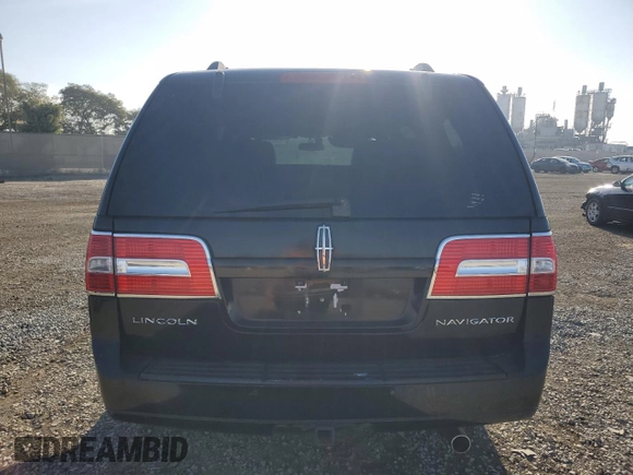2011 Lincoln Navigator z VIN 5LMJJ2H54BEJ04714, wystawiony jako Copart lot #83490764 z przebiegiem 82 685 mil mil oraz Szkoda całkowita • Salvage title. Historia ofert i sprzedaży dostępna na DreamBid. Obrazek 6.