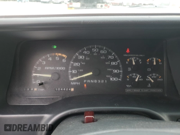1996 Chevrolet Silverado 3500 z VIN 1GCHC33J4TF013660, wystawiony jako Copart lot #49332785 z przebiegiem 104 424 mil mil oraz Czysty tytuł • Clean title. Historia ofert i sprzedaży dostępna na DreamBid. Obrazek 9.