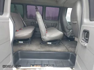 2012 Chevrolet Express Passenger 1LT with VIN 1GAZG1FG2C1158103, listed as a IAAI auction lot 40811071 with 264,063 mi miles. Bid and sale history available at carsss.com. Image 8.