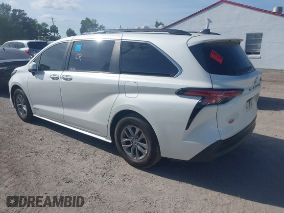 2021 Toyota Sienna XLE with VIN 5TDYRKEC0MS002020, listed as a IAAI auction lot 41952525 with 345,978 mi miles. Bid and sale history available at carsss.com. Image 3.