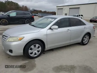 2010 Toyota Camry z VIN 4T1BF3EK2AU103008, wystawiony jako Copart lot #85611864 z przebiegiem 97 116 mil mil oraz Szkoda całkowita • Salvage title. Historia ofert i sprzedaży dostępna na DreamBid. Obrazek 1.