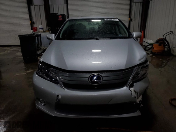 2010 Lexus HS 250h with VIN JTHBB1BA3A2020021, listed as a Copart auction lot 42806165 with 70,294 mi miles and Salvage Title. Bid and sale history available at DreamBid. Image 5.
