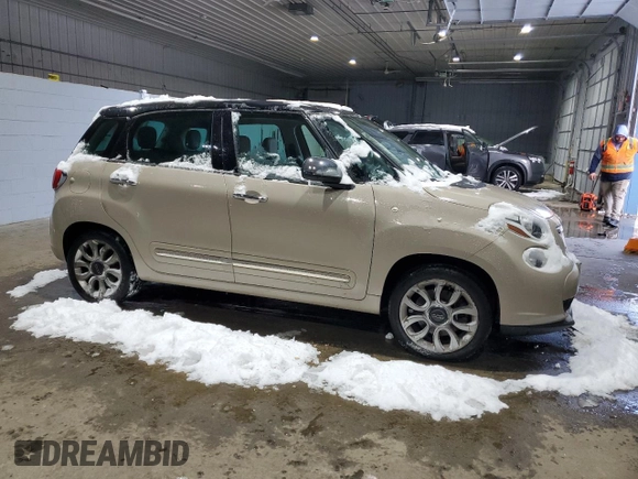 2014 FIAT 500L Lounge with VIN ZFBCFACH7EZ013756, listed as a Copart auction lot 44085635 with 128,348 mi miles and Clean Title. Bid and sale history available at DreamBid. Image 4.