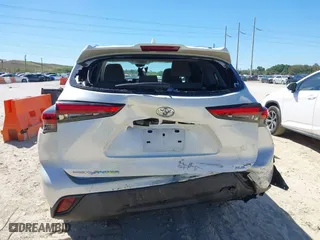 2020 Toyota Highlander XLE with VIN 5TDGZRAH7LS029834, listed as a IAAI auction lot 41833583 with 36,666 mi miles. Bid and sale history available at carsss.com. Image 6.