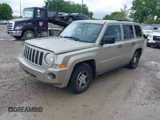 2009 Jeep Patriot Sport z VIN 1J4FF28B79D137950, wystawiony jako IAAI lot #42343983 z przebiegiem 194 235 mil mil oraz . Historia ofert i sprzedaży dostępna na DreamBid. Obrazek 2.