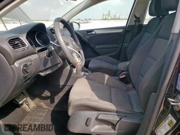 2013 Volkswagen Golf w/Conv & Sunroof z VIN WVWDB7AJ3DW117568, wystawiony jako Copart lot #57638805 z przebiegiem 133 641 mil mil oraz Szkoda całkowita • Salvage title. Historia ofert i sprzedaży dostępna na DreamBid. Obrazek 7.