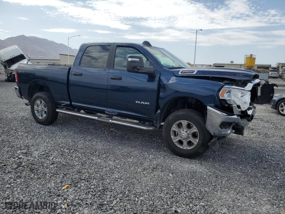 2024 Ram 2500 Big Horn with VIN 3C6UR5DJ2RG323442, listed as a Copart auction lot 53485605 with 4,542 mi miles and Clean Title. Bid and sale history available at carsss.com. Image 4.